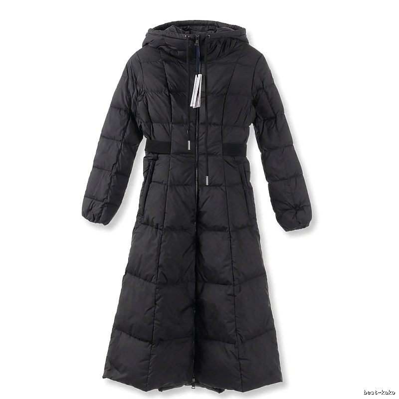 Long black down jacket of Moncler