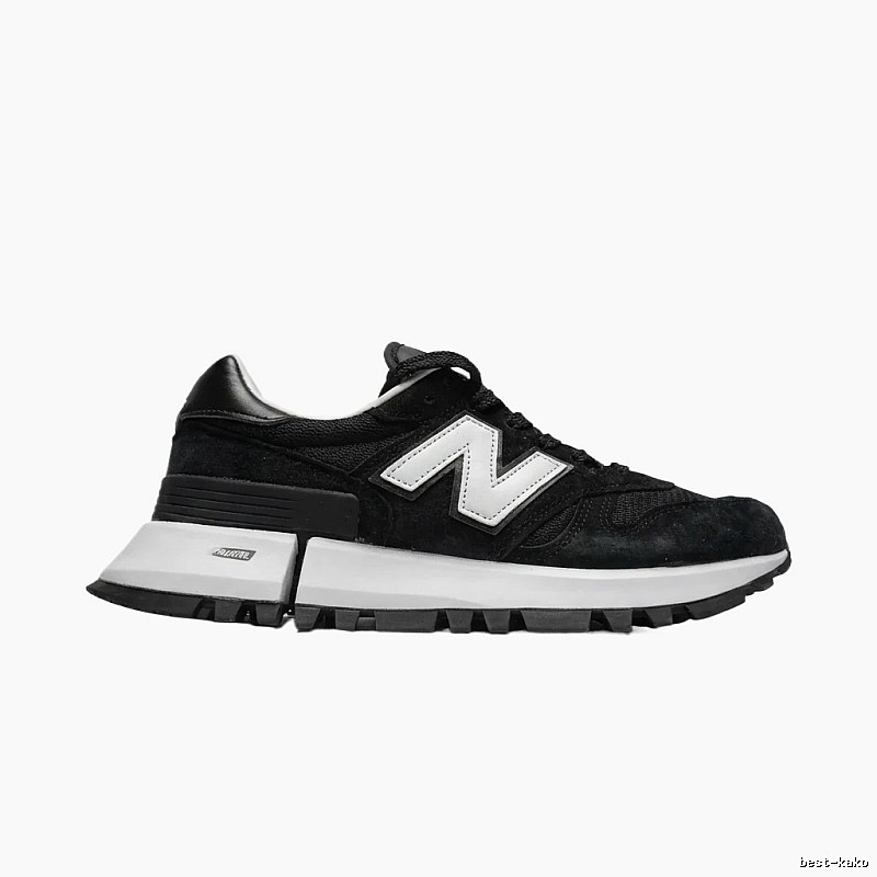 New Balance retro black and white sports shoes
