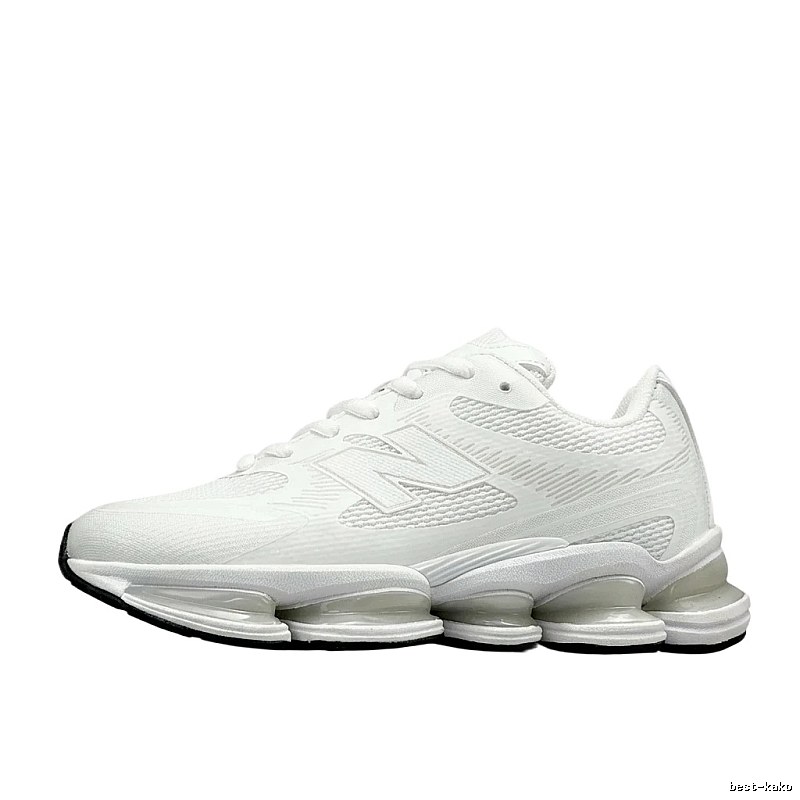 New Balance retro - style white shoes