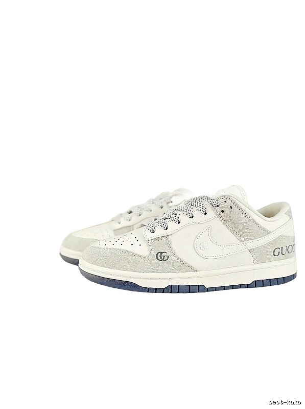 Nike Dunk Co-branded White and Grey Sports Shoes