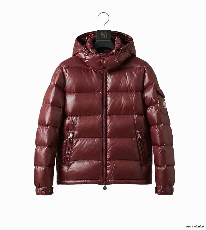 The classic burgundy down jacket of Moncler