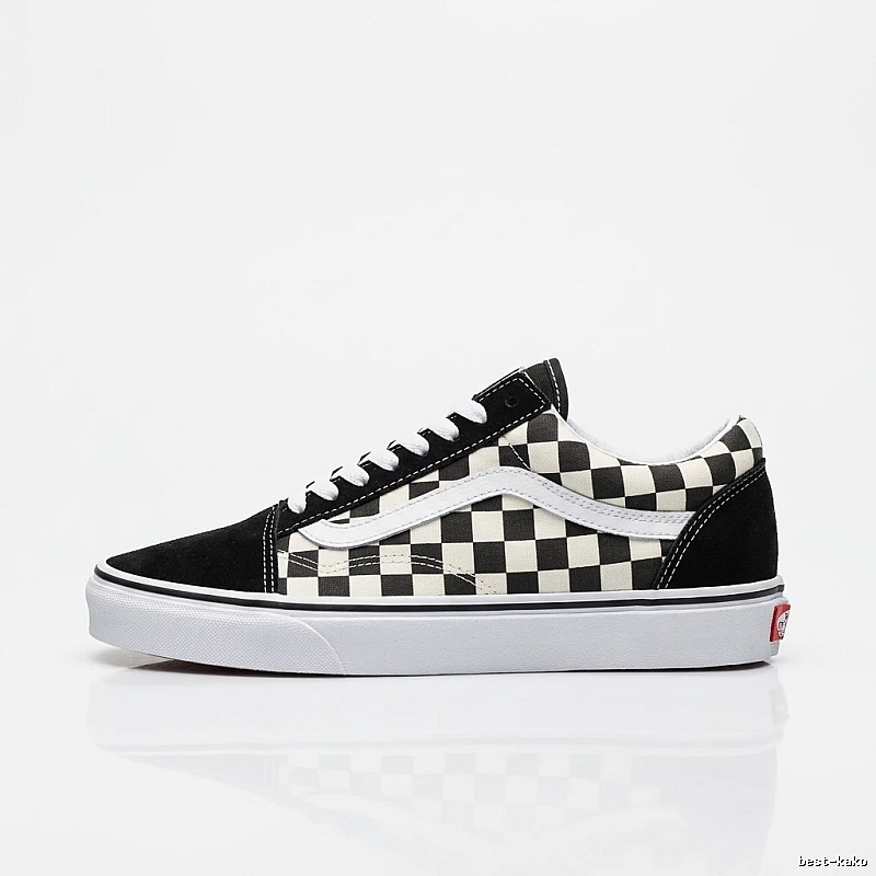Vans checkered retro style skate shoes